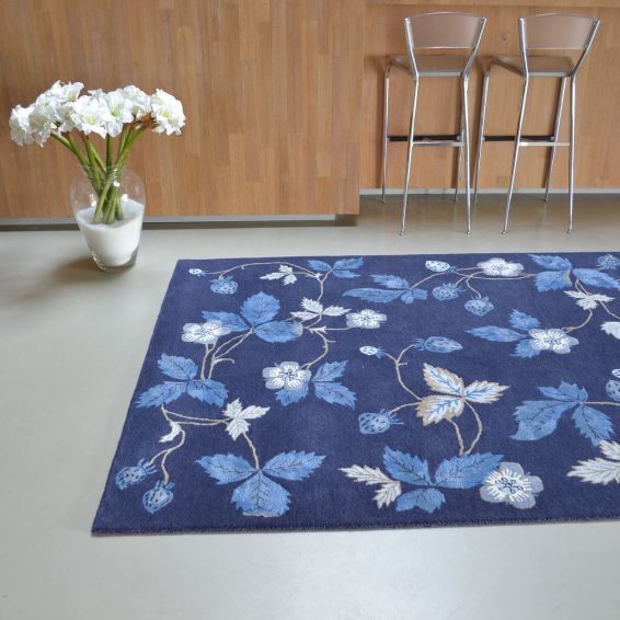 Wild Strawberry Rugs 38118 by Wedgwood