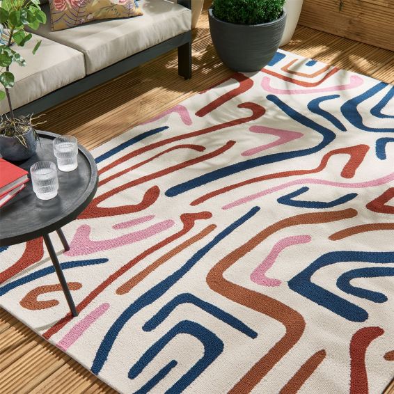 Synchronic Indoor Outdoor Rugs 442303 in Brazilian Rosewood Origami