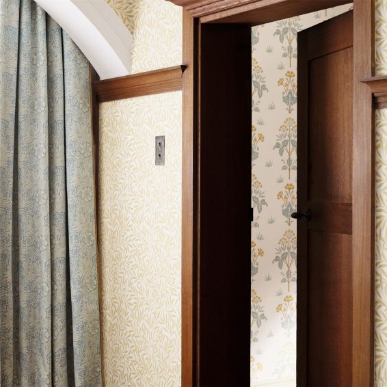 Willow Leaf Wallpaper 210384 by Morris & Co in Camomile Yellow
