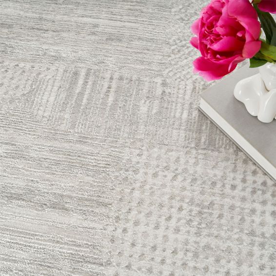 Glitz GLZ09 Geometric Rugs by Nourison in Silver Grey