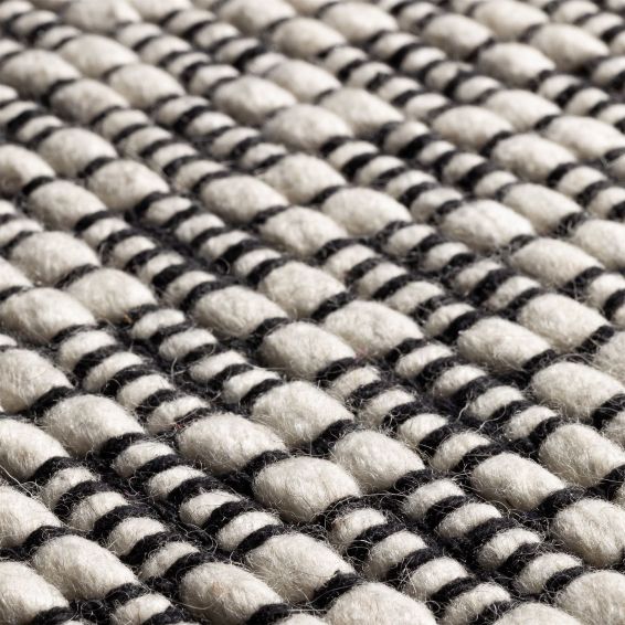 Rhythm Rugs 248 001 101 in black white by Ligne Pure