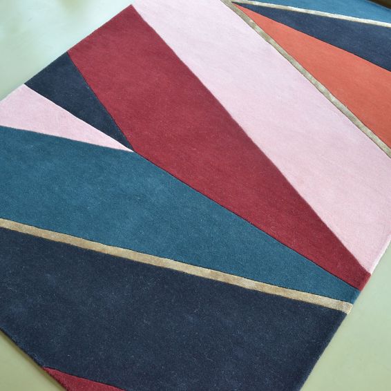 Sahara Rugs 56105 by Ted Baker in Burgundy