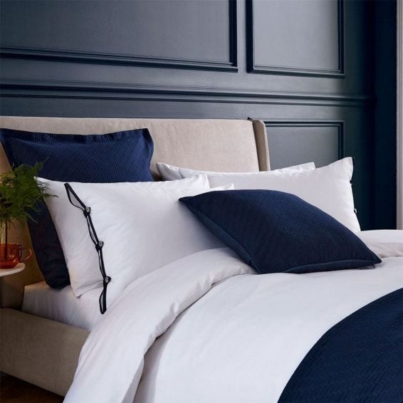 Komoro Plain Ribbon Piping Cotton Bedding in White Midnight Blue