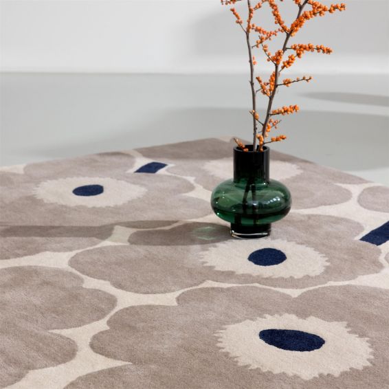 Unikko Handtufted Wool Floral Rugs 132401 by Marimekko in Greige