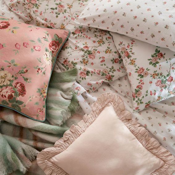 Mountney Gardens Bedding by Laura Ashley in Antique Pink