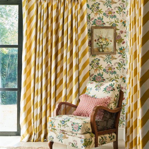 Woodland Floral Wallpaper 113057 by Harlequin X Sophie Robinson in Peridot Ruby Pearl