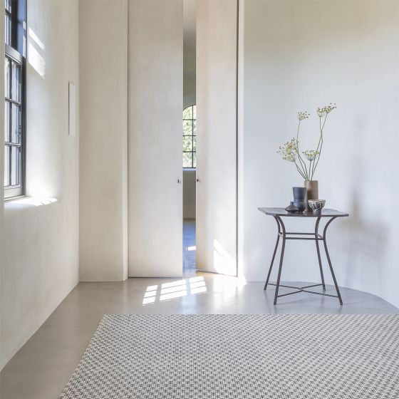 Rhythm Rugs 248 001 101 in black white by Ligne Pure