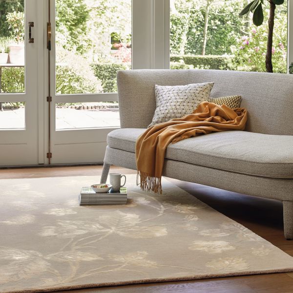 Wild Strawberry Rugs 38201 by Wedgwood
