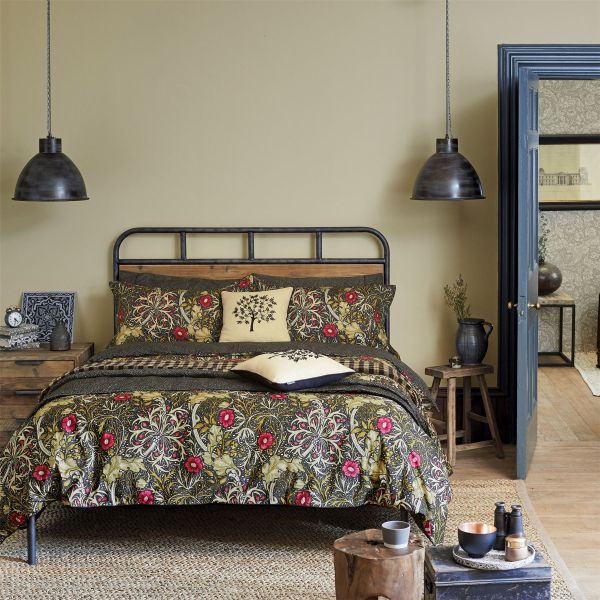 Morris Seaweed Bedding and Pillowcase By Morris & Co in Black